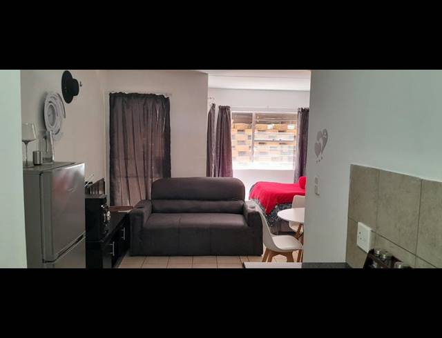 1 BEDROOM APARTMENT FOR SALE IN BRAAMFONTEIN